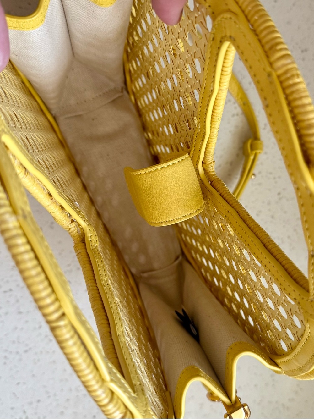Kate Spade Lemon Drop Raffia Purse - Picture 6 of 9